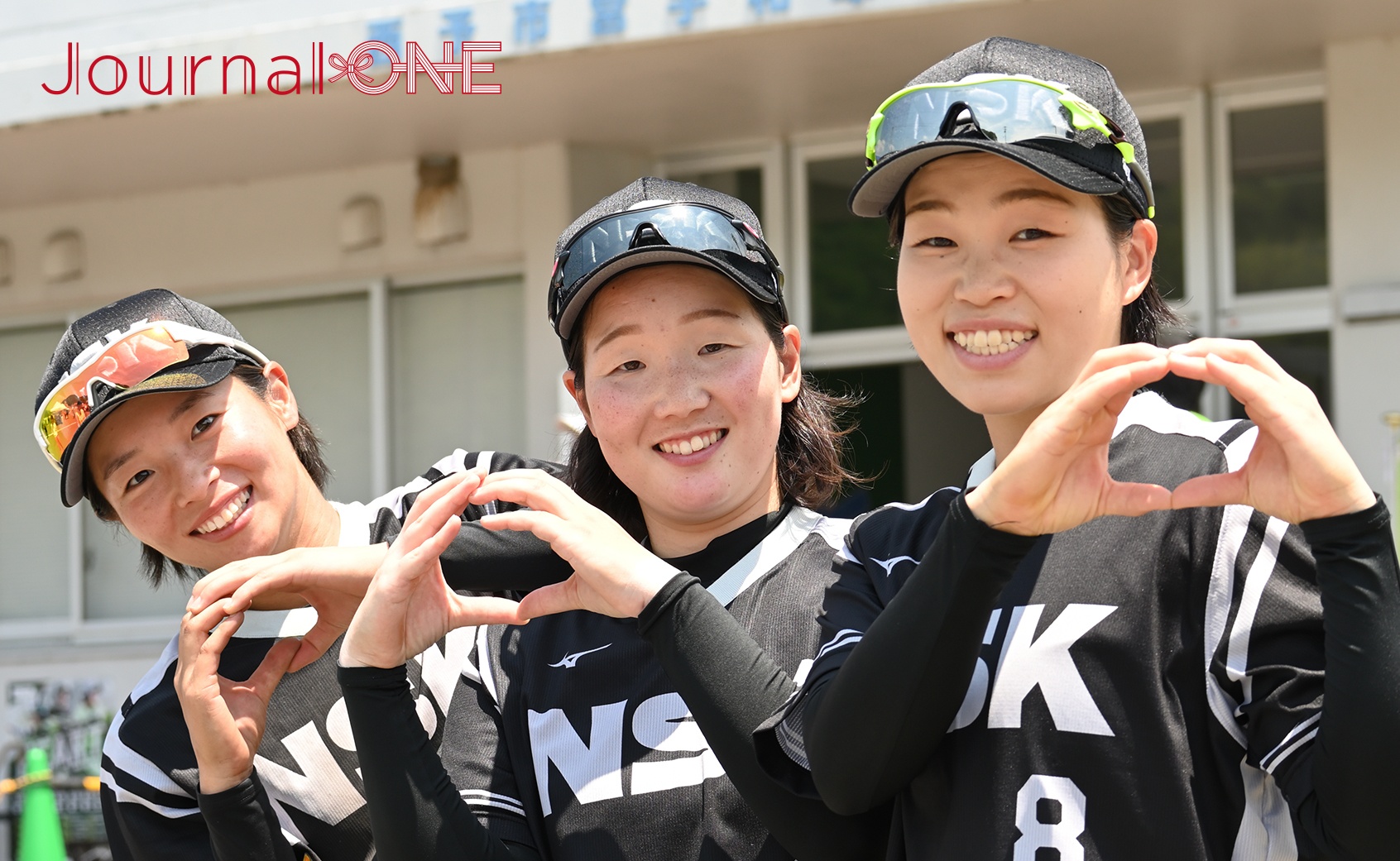 女子ソフトボール JDリーグ交流戦 日本精工ブレイブベアリーズの重石 華子選手と松尾 ほの華選手-Journal-ONE撮影