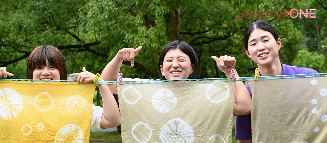 【四国を元気に!】女子ソフト・伊予銀行VERTZの黒木美紀投手、齋藤明日香選手、瀧川愛海選手が、四万十市・かわらっこで草木染め体験に挑戦‐Journal-ONE撮影