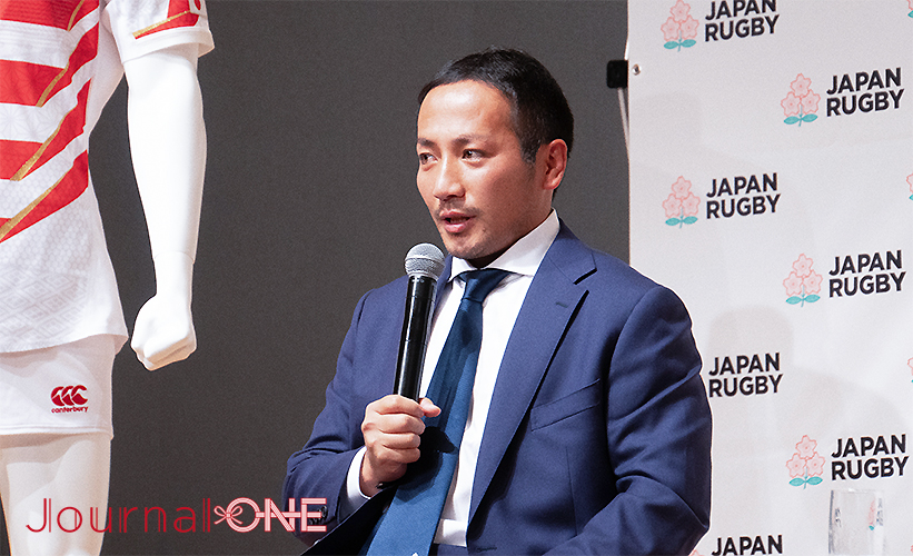 ラグビーワールドカップ日本代表メンバーの発表会見に続いて、流大（東京サントリーサンゴリアス）選手がW杯への抱負を語る-Journal-ONE撮影