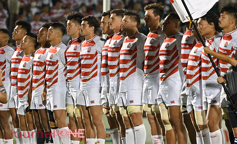 リポビタンD2023| JAPAN vs フィジー |試合前に国家斉唱する日本代表選手たち-Journal-ONE撮影