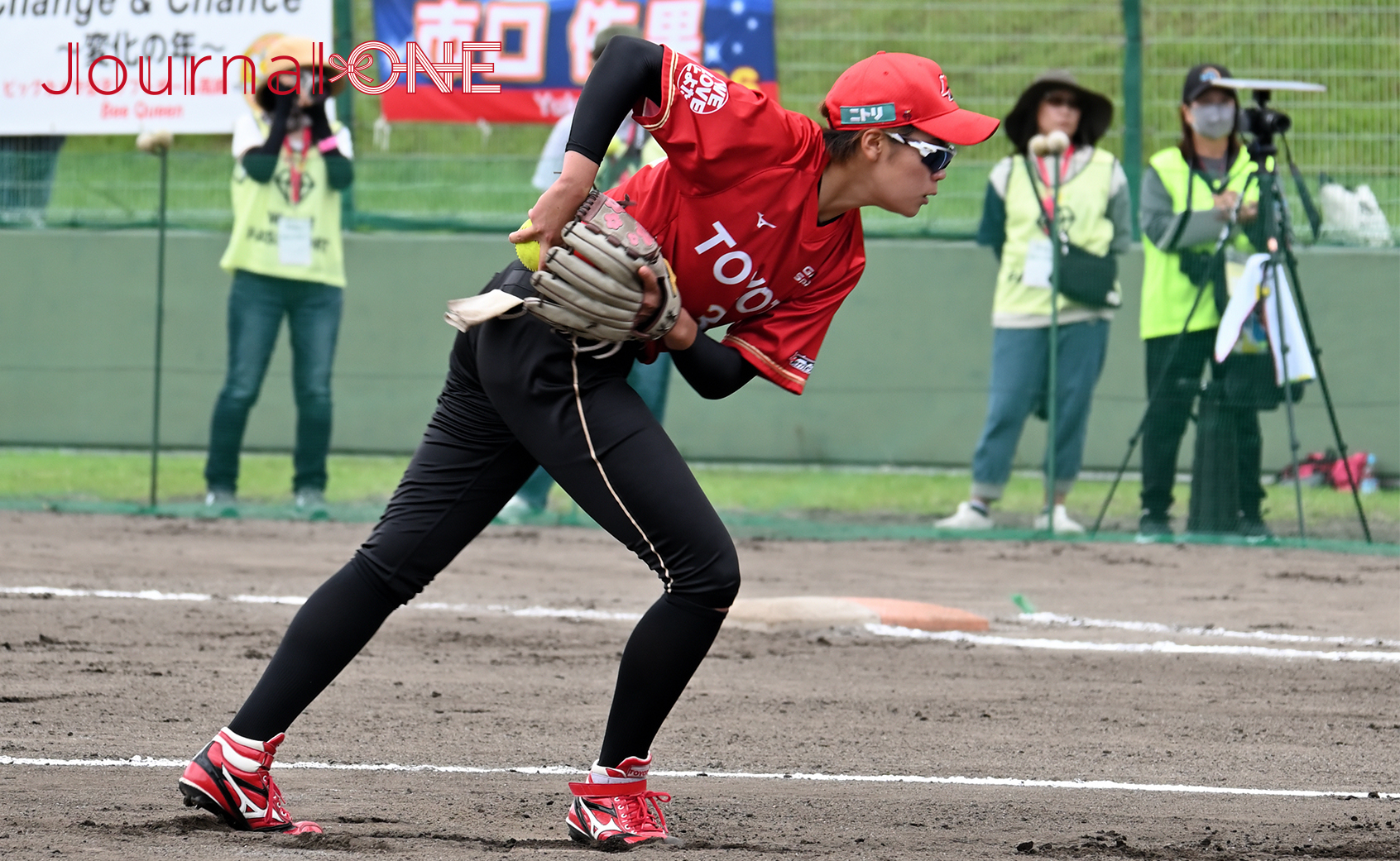 女子ソフト JDリーグ|抜群のコントロールを武器に先発に柱としてリーグ優勝に貢献した三輪さくら投手（トヨタレッドテリアーズ）-Journal-ONE撮影