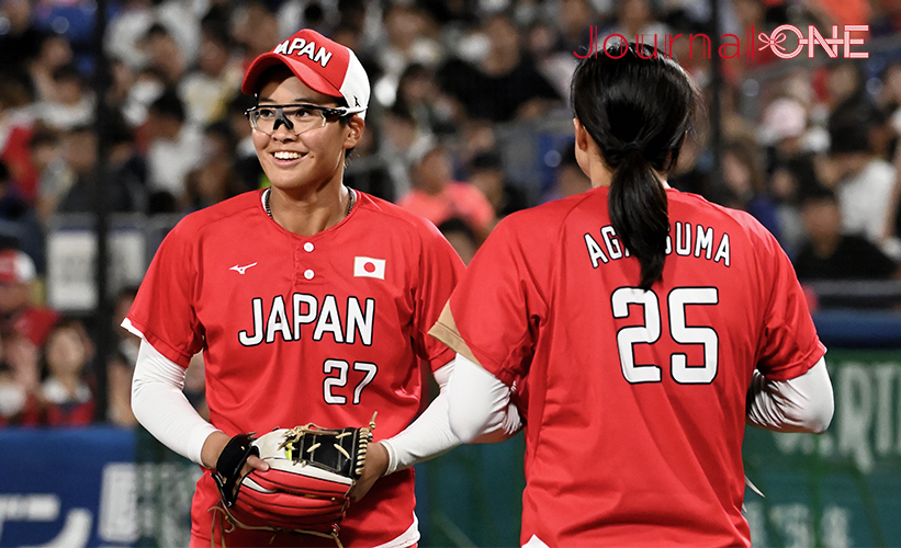 女子ソフト JDリーグ|日本代表の若きエースとして知られる後藤希友投手（トヨタレッドテリアーズ）と我妻悠香捕手（ビックカメラ高崎ビークイーン）-Journal-ONE撮影