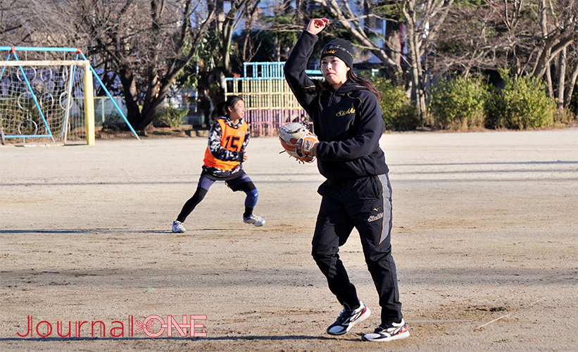 女子ソフトボール JD.LEAGUE | 豊田自動織機シャイニングベガの森本なるか投手が千葉県松戸市で社会貢献活動のクリニックで連取試合に登板-Journal-ONE撮影