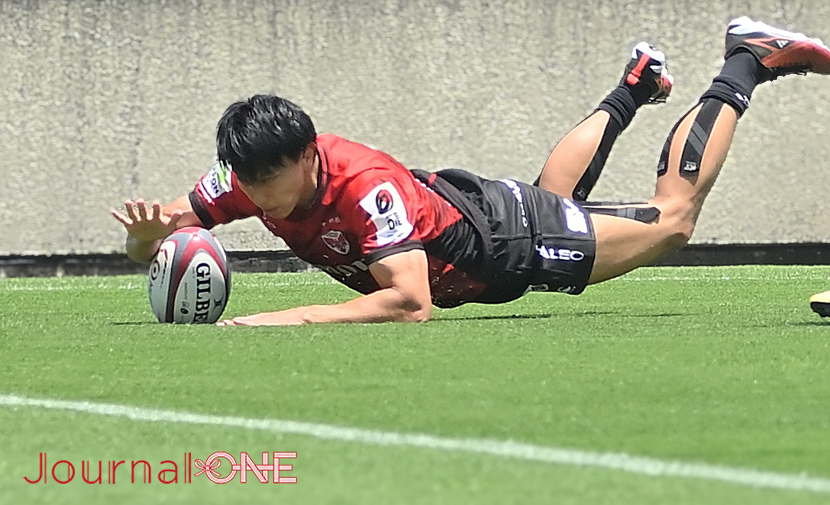 Journal-ONE | ラグビーリーグワン3位決定戦 東京SGと横浜Eの試合で先制トライする松井千士（横浜E）