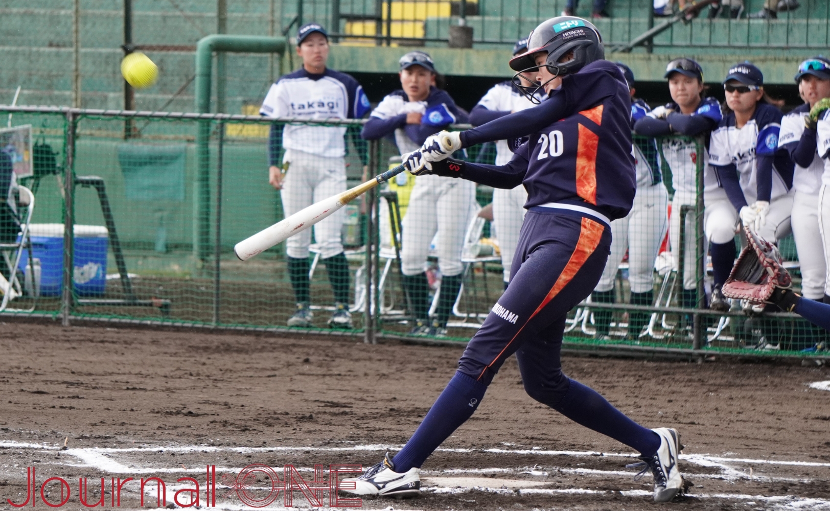 JournalｰONE | ソフトボール JDリーグ交流戦 先発起用に応えた平田（日立）が初回に先制2点本塁打を放つ