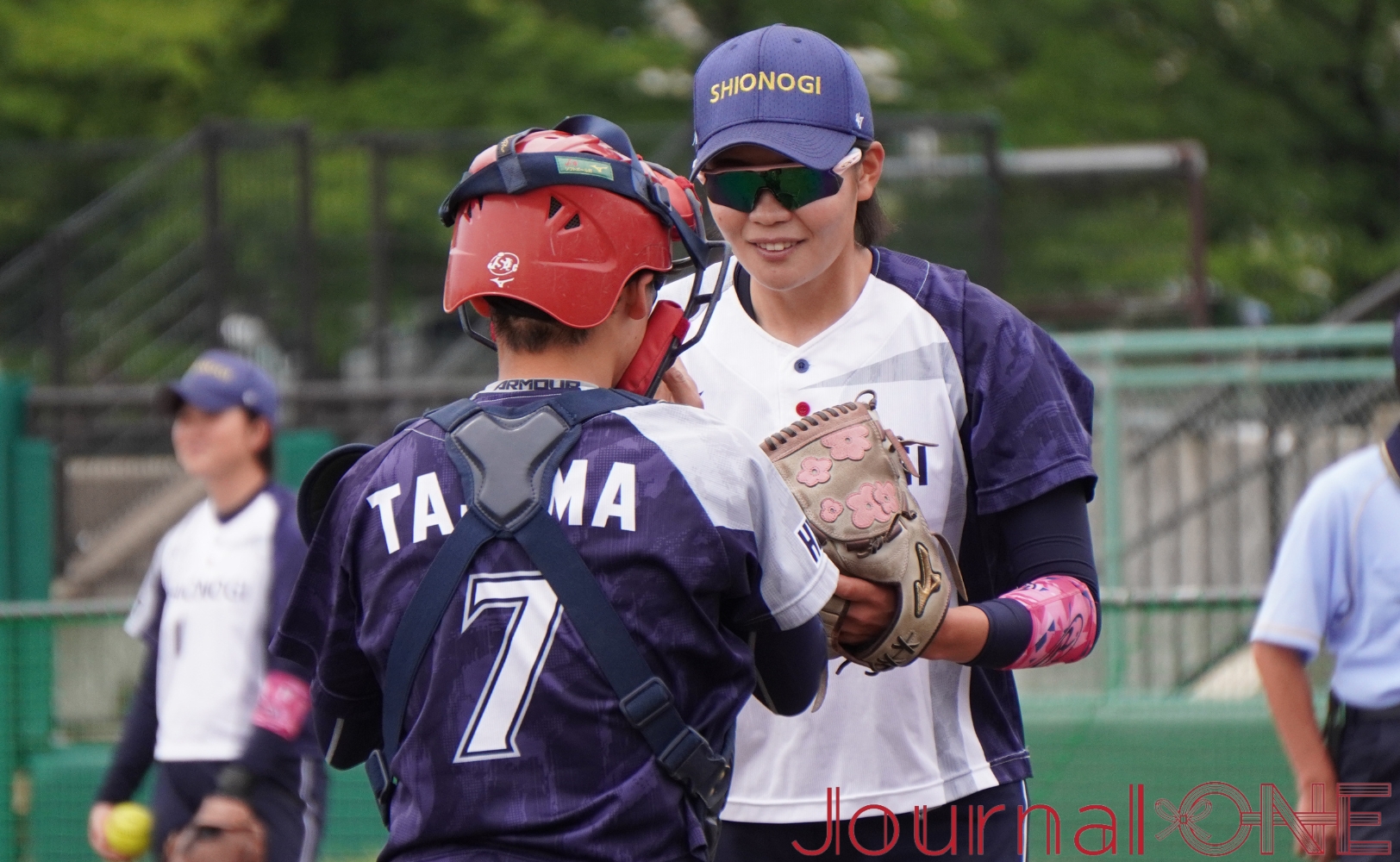 Journal-ONE | ソフトボール JDリーグ 交流戦 太陽誘電vsシオノギ 連投の三輪さくらと田島 茉依のバッテリー（シオノギ）