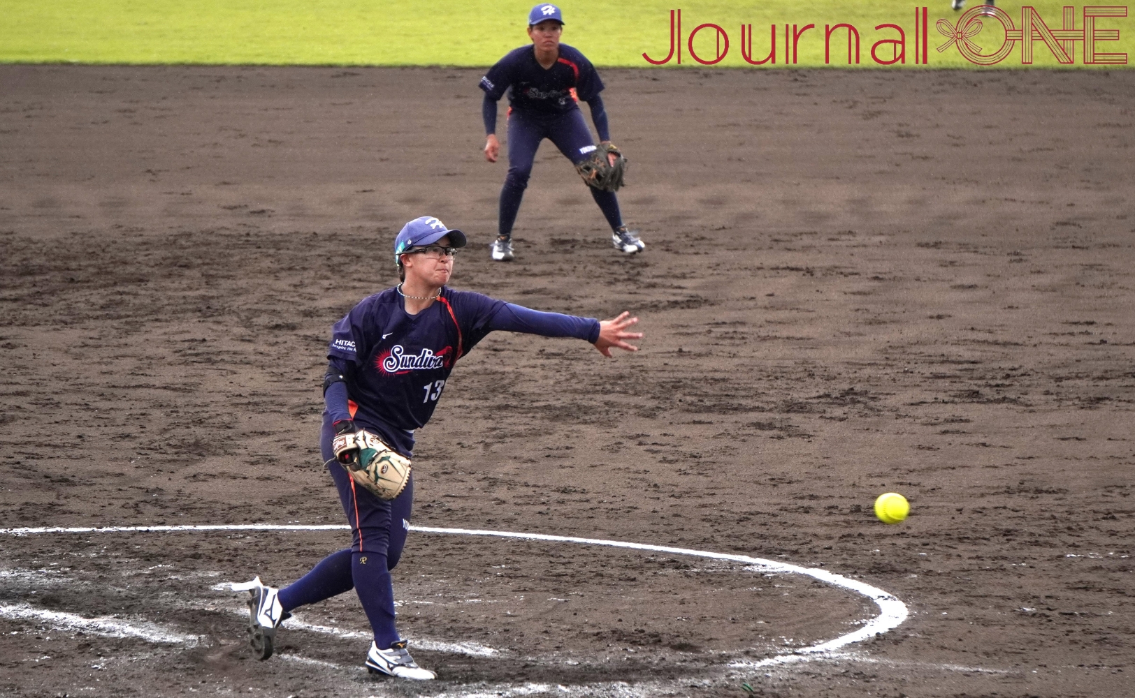 Journal-ONE | ソフトボール JDリーグ 交流戦 日立vsタカギ チーム史上初の10連勝に向け力投する日立先発の田内愛絵里