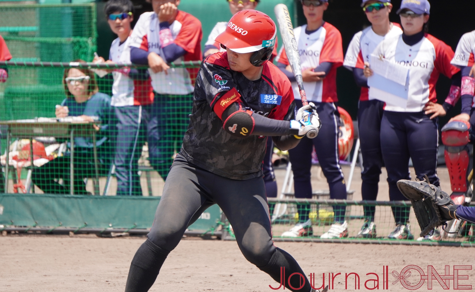 Journal-ONE | ソフトボール JDリーグ 交流戦 デンソーvsシオノギ ベテランの川畑瞳（デンソー）が追撃の適時打を放つ