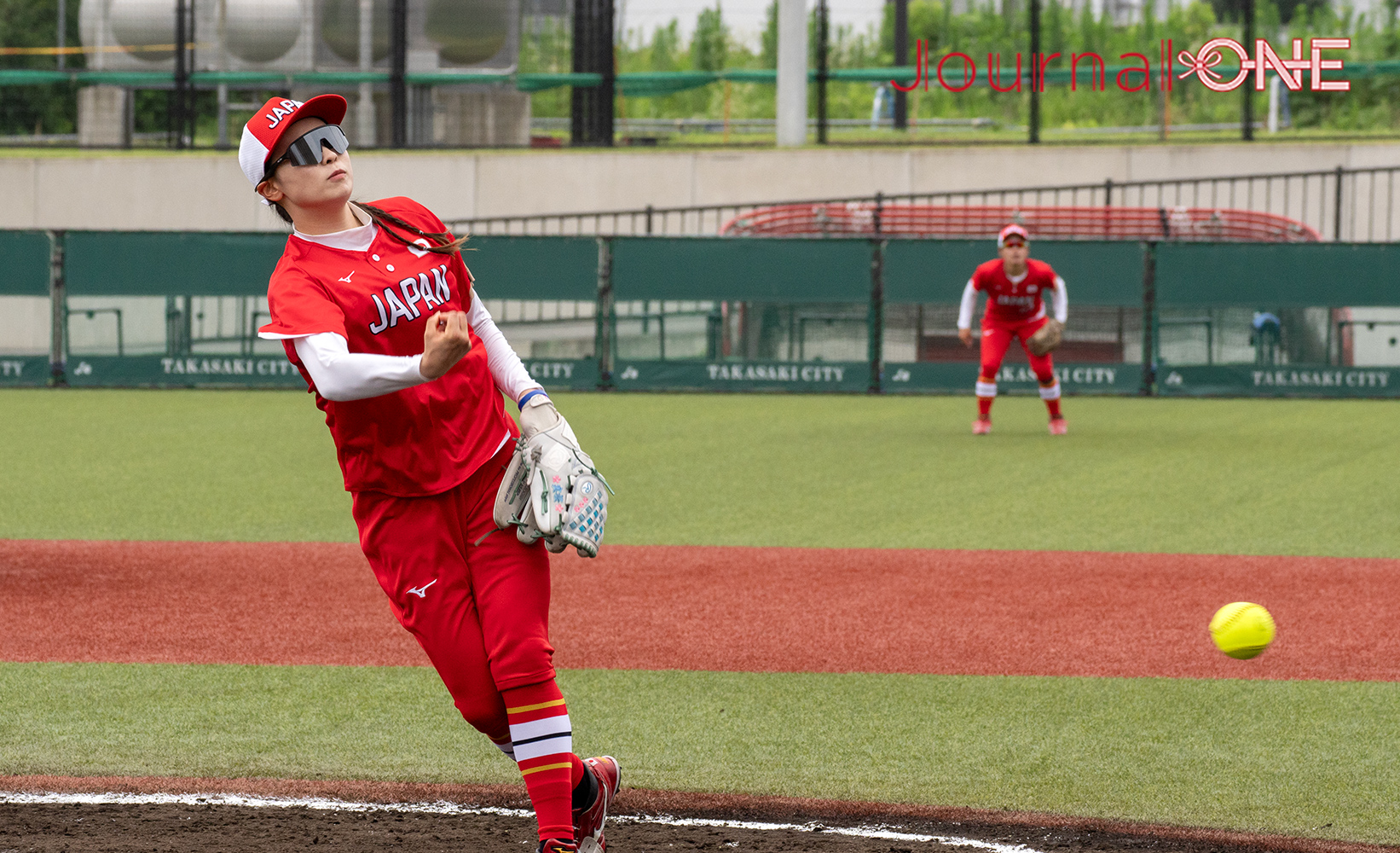 JournalｰONE | 女子ソフトボール日本代表とJDリーグ選抜が能登半島地震復興チャリティマッチ 好リリーフの坂本美桜（日立）が代表経験をチームに持ち帰る-Journal-ONE撮影