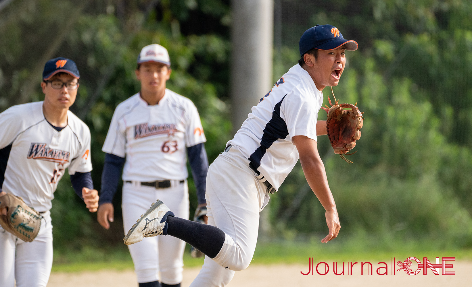 JournalｰONE | 誰よりも率先した声出しで練習する長岡選手（和歌山大）は後輩たちとの対話を欠かさない-JournalｰONE撮影