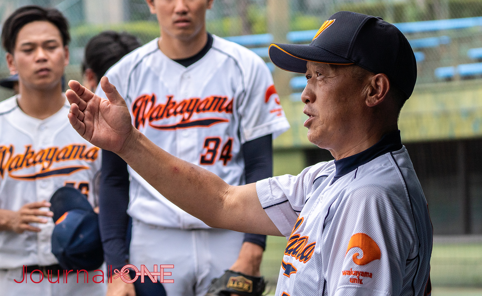 JournalｰONE | 大学野球 ノーサイン野球を実践する和歌山大・大原弘監督-JournalｰONE撮影