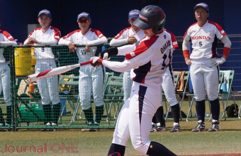 Journal-ONE | 女子ソフト JDリーグ ３点本塁打を放つ大川 茉由（ホンダ）-Journal-ONE撮影