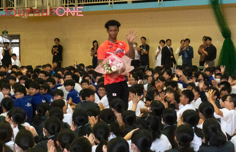 Journal-ONE | 陸上 男子100m障害の村竹ラシッド選手が母校・千葉県松戸市立第一中学校に凱旋訪問-JournalｰONE撮影