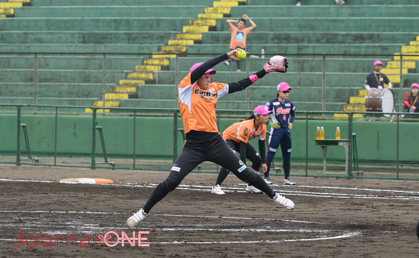 JournalｰONE | 女子ソフト JDリーグ 最終節の初戦に先発した上野由岐子（ビックカメラ高崎）-JournalｰONE撮影