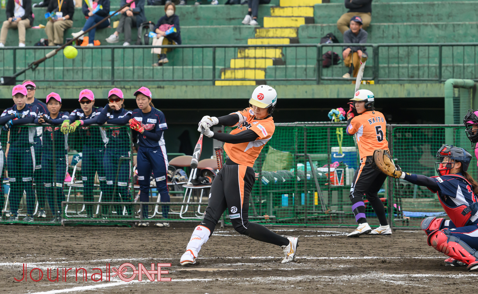 JournalｰONE | 女子ソフト JDリーグ 6回に決勝の2点本塁打を放った工藤環奈（ビックカメラ高崎）-JournalｰONE撮影