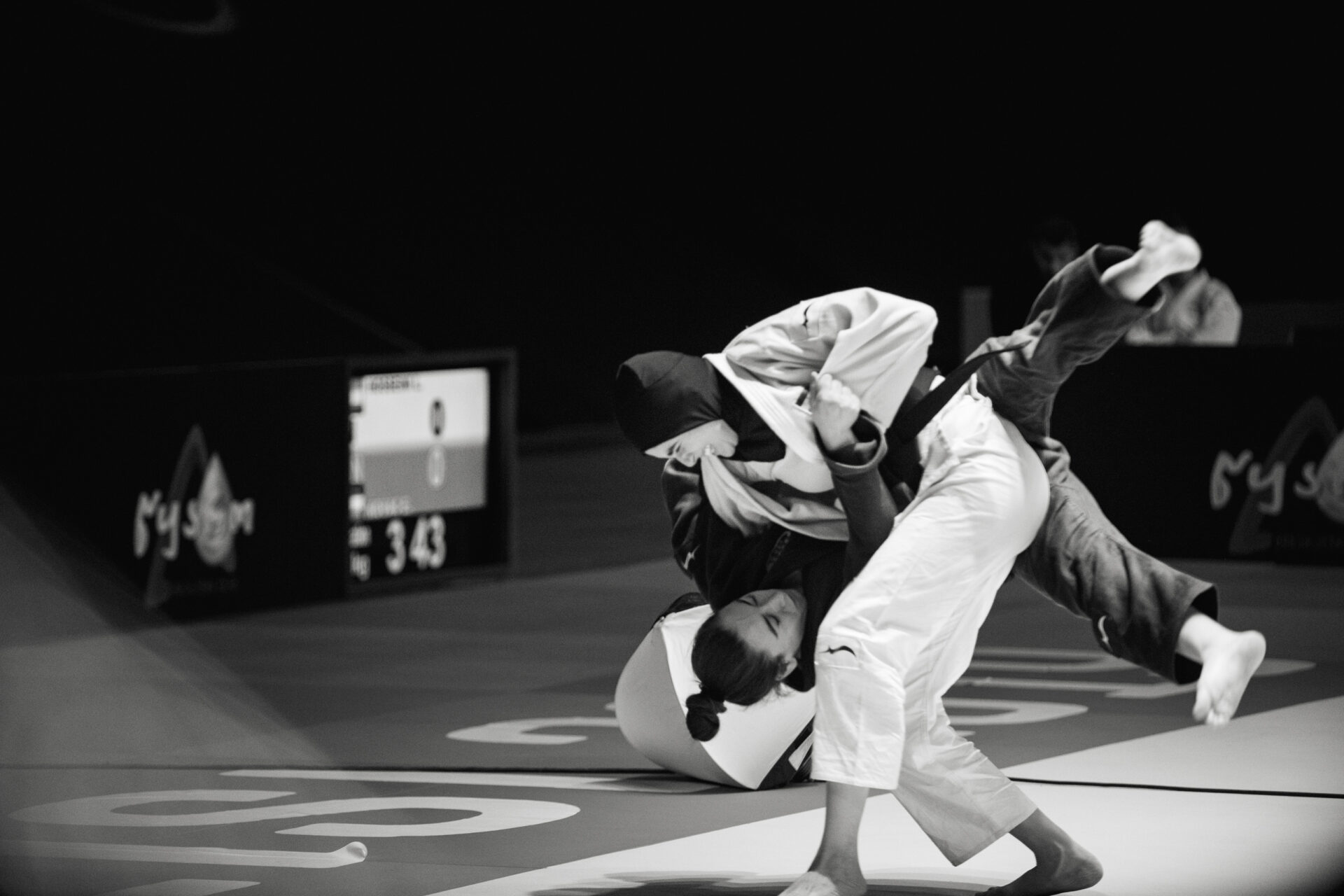 快進撃を続けるレイラが見事な名投げを放つ柔道シーン© 2023 Judo Production LLC. All Rights Reserved