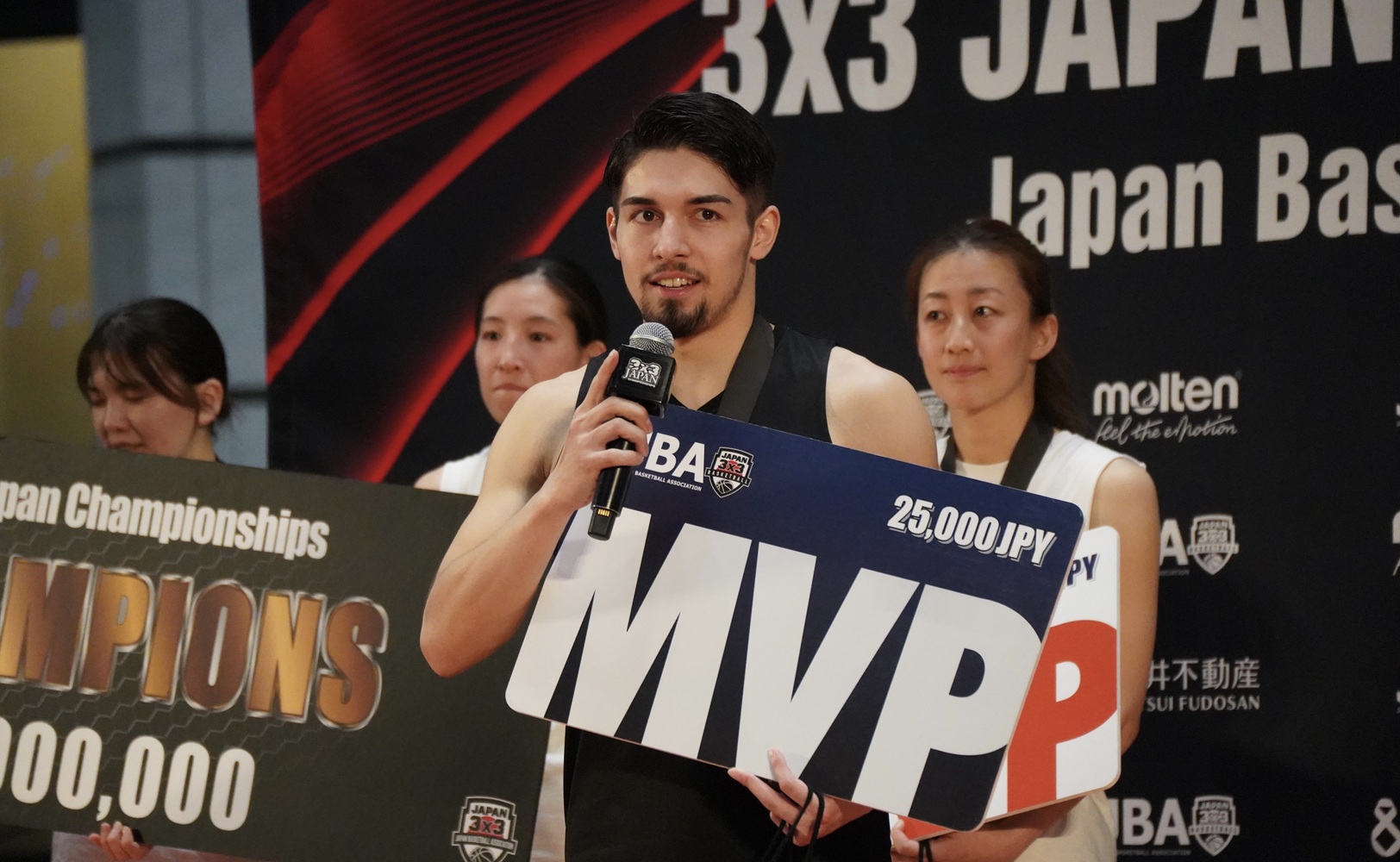 MVPに輝いたALPHASの小澤崚選手-吉川哲彦撮影