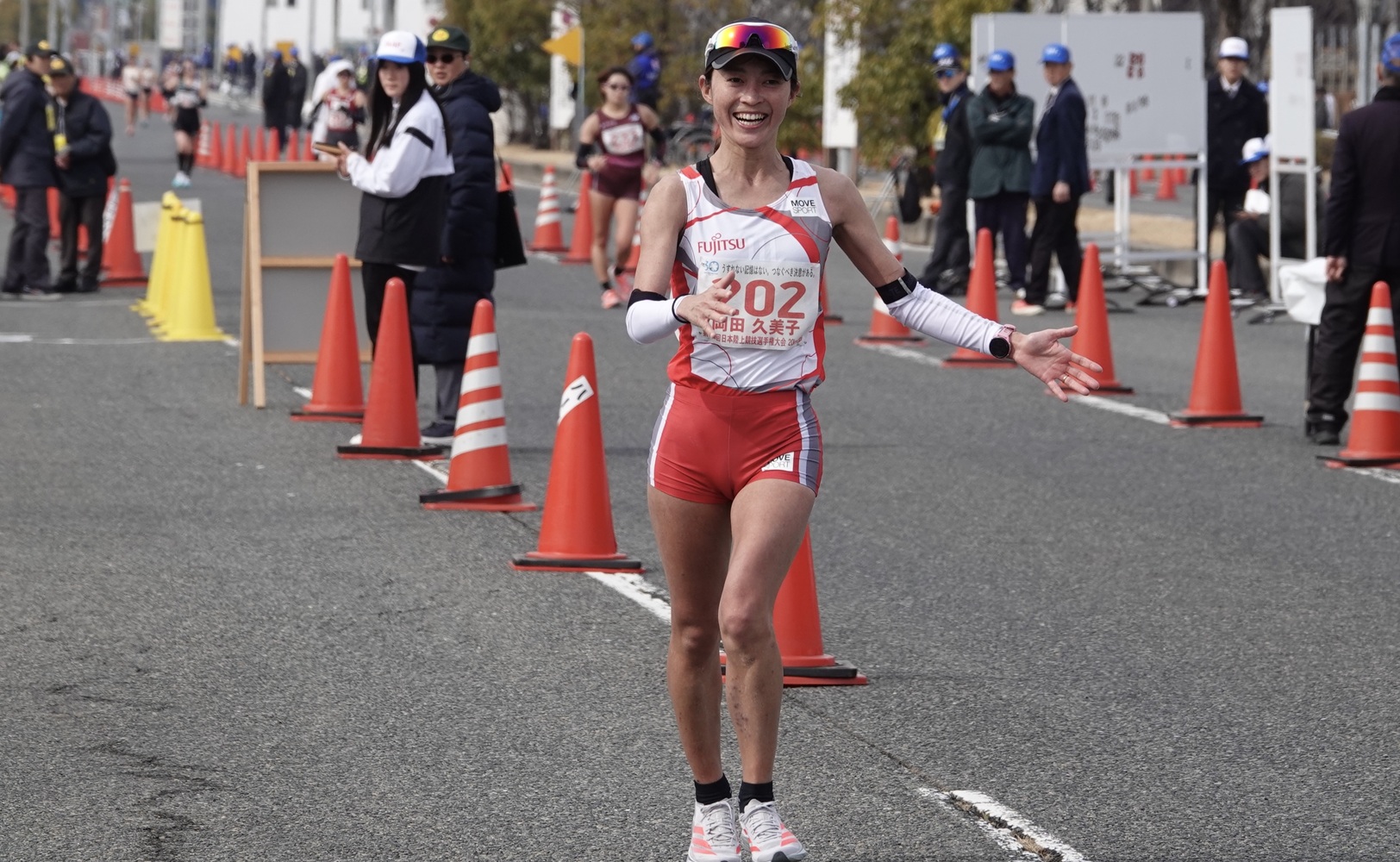 ベテランの岡田はセカンドベストの1時間18分17秒で2位。参加標準記録を突破して、6大会連続代表入りの必要条件をクリアした-児玉育美撮影