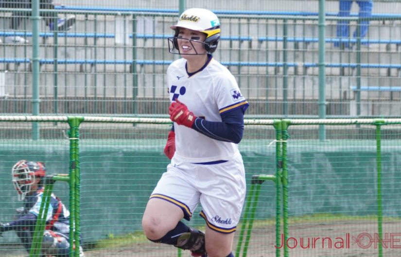 追い込まれミートに徹しながら満塁弾を放った須藤志歩（豊田織機）-Journal-ONE撮影