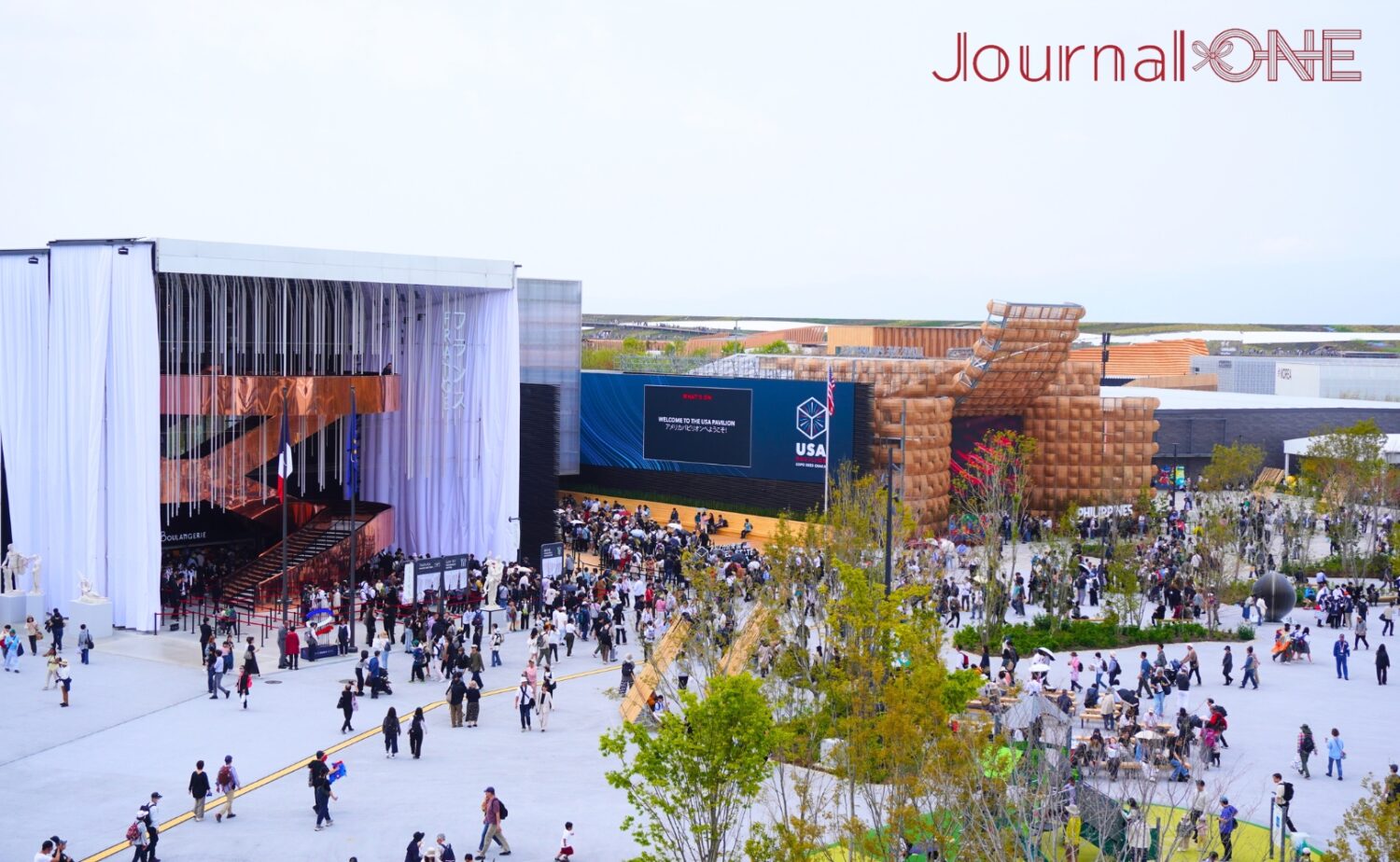 大阪万博2025の大屋根（リング）から見たフランス館とアメリカ館-Journal-ONE撮影