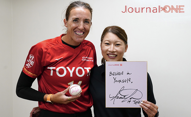 Monica Abbott and Saki Yamazaki TOYOTA softball team