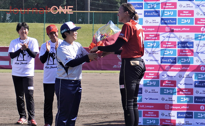 Akane Nakanishi, the manager of the TOKAIRIKA Cherry Blossoms, who fought together as Toyota's manager until last year.