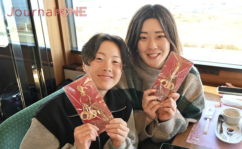 Report Aboard the Scenic Iyonada Monogatari Train By the Iyo Bank Vertz Softball Team -Photo by Journal-ONE