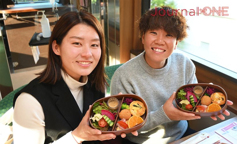 Report Aboard the Scenic Iyonada Monogatari Train By the Iyo Bank Vertz Softball Team -Photo by Journal-ONE