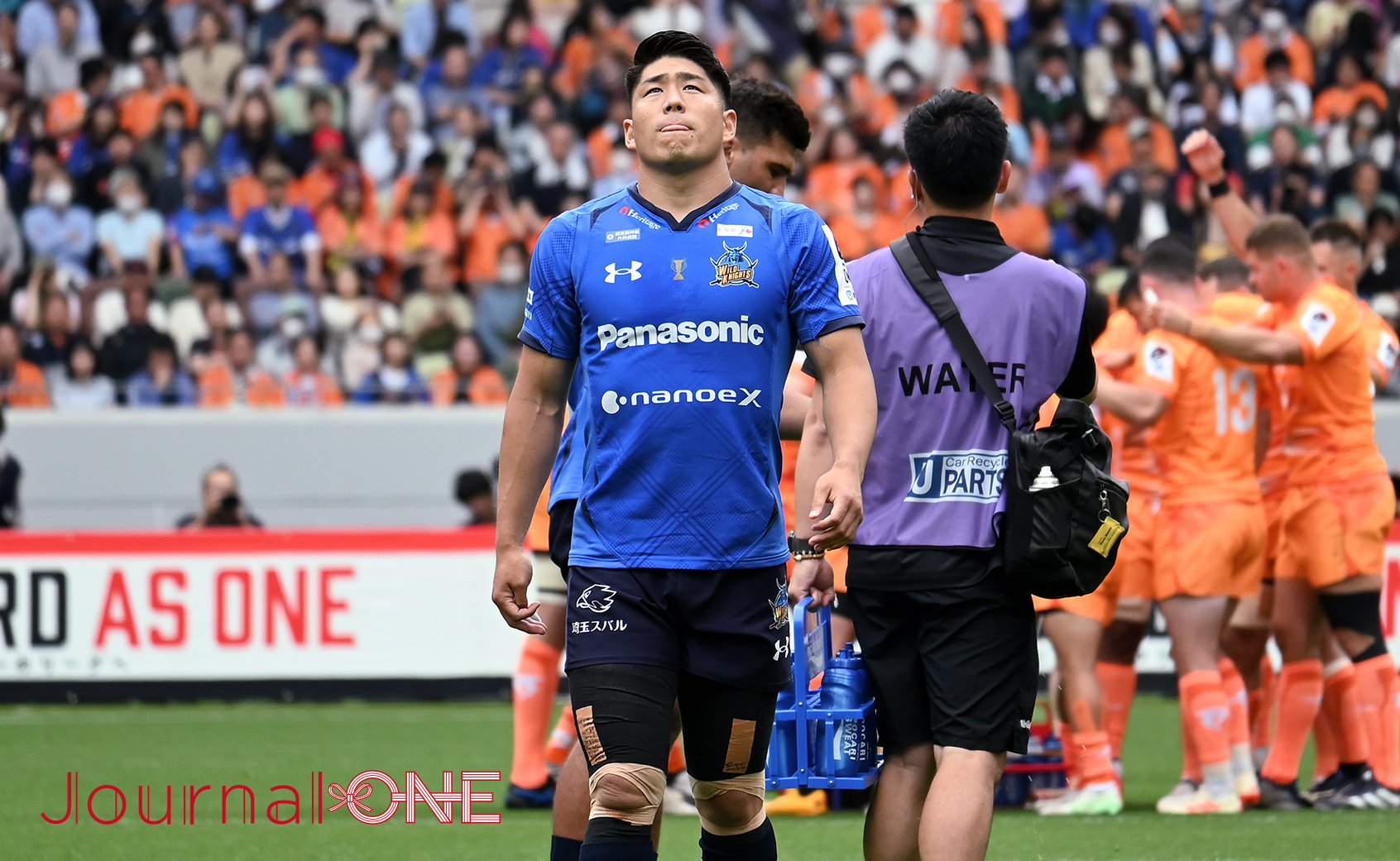 Japan Rugby League One final match, Rikiya Matsuda kicked the penalty Goal (panasonic Wild Knights); Photo by Journal-ONE